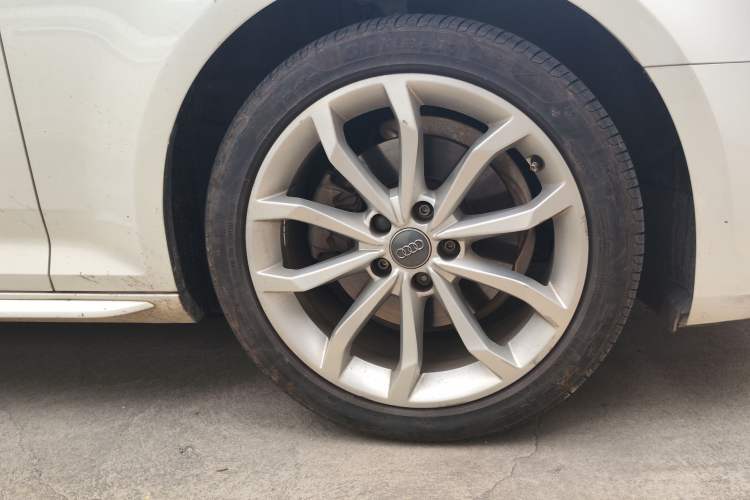 Used Audi A4L 2019 40 TFSI Ambition Version China V Right Front Wheel Hub