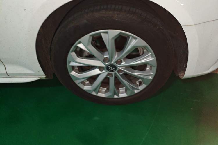 Used Audi A4L 2019 40 TFSI Ambition China VI Right Front Wheel Hub