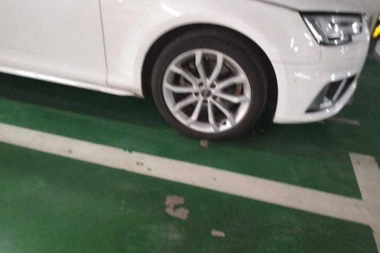 Used Audi A4L 2019 40 TFSI Fashion Edition China VI Emission Standard Right Front Wheel Hub