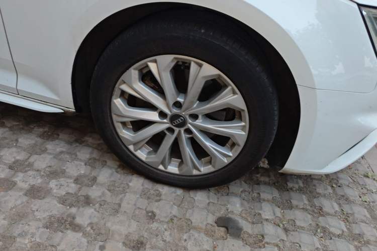 Used Audi A4L 2019 40 TFSI Ambition China VI Right Front Wheel Hub