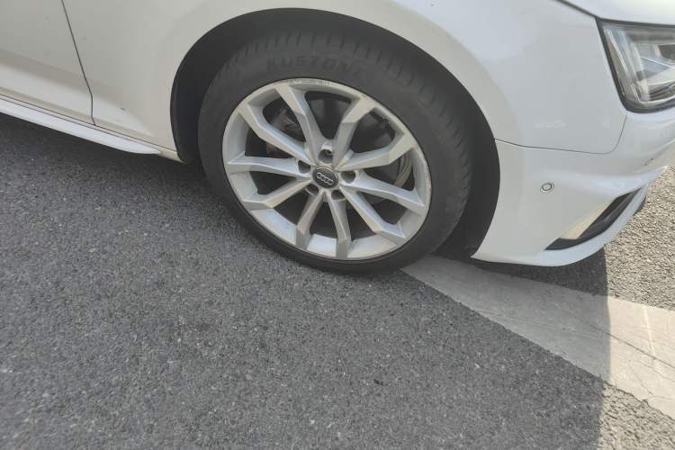 Used Audi A4L 2019 40 TFSI Fashion Edition China VI Emission Standard Right Front Wheel Hub