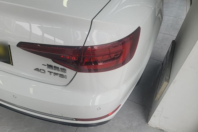 Used Audi A4L 2019 40 TFSI Ambition China VI Right Rear Taillight
