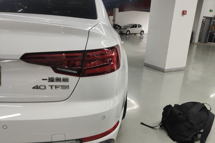Used Audi A4L 2019 40 TFSI Ambition China VI Right Rear Taillight