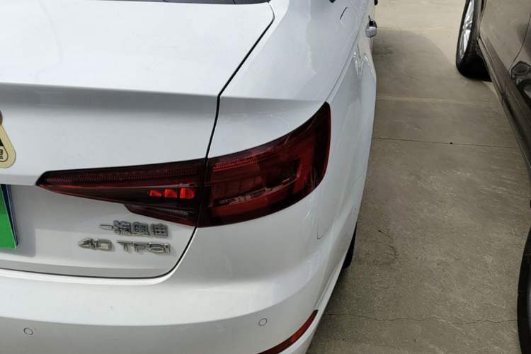 Used Audi A4L 2019 40 TFSI Fashion Version China V Right Rear Taillight