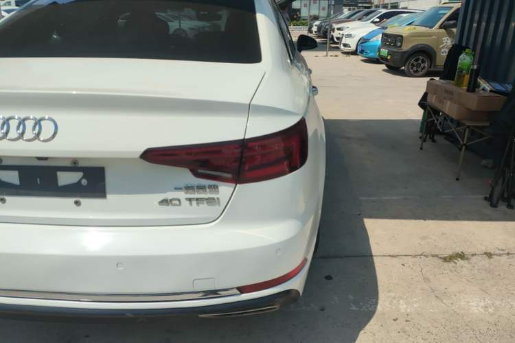 Used Audi A4L 2019 40 TFSI Ambition China VI Right Rear Taillight