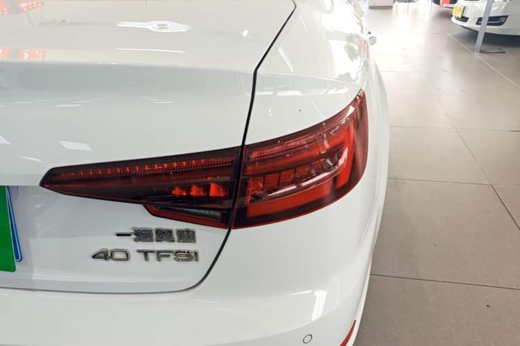 Used Audi A4L 2019 40 TFSI Fashion Edition China VI Emission Standard Right Rear Taillight