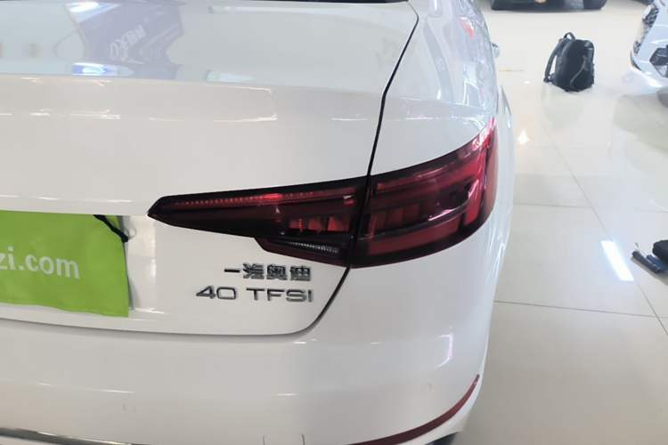 Used Audi A4L 2019 40 TFSI Ambition China VI Right Rear Taillight