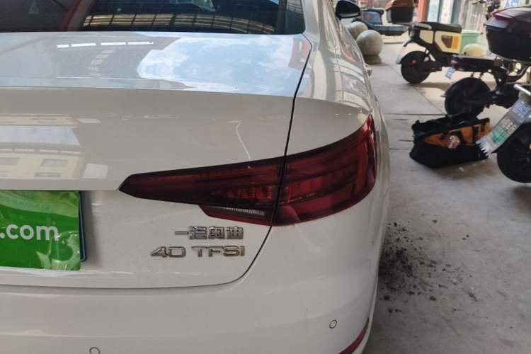 Used Audi A4L 2019 40 TFSI Ambition China VI Right Rear Taillight