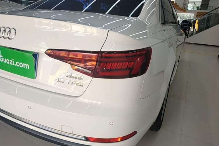 Used Audi A4L 2019 40 TFSI Ambition China VI Right Rear Taillight
