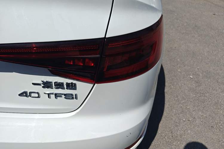 Used Audi A4L 2019 40 TFSI Fashion Version China V Right Rear Taillight