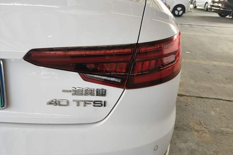 Used Audi A4L 2019 40 TFSI Fashion Edition China VI Emission Standard Right Rear Taillight
