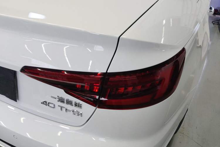 Used Audi A4L 2019 40 TFSI Fashion Edition China VI Emission Standard Right Rear Taillight