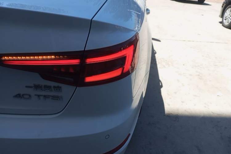 Used Audi A4L 2019 40 TFSI Fashion Edition China VI Emission Standard Right Rear Taillight