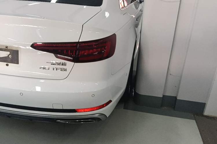 Used Audi A4L 2019 40 TFSI Fashion Edition China VI Emission Standard Right Rear Taillight