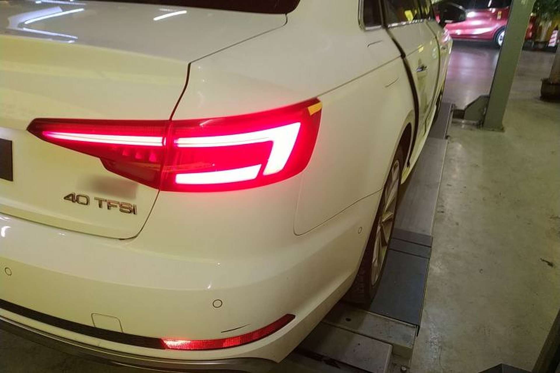 Used Audi A4L 2019 40 TFSI Fashion Edition China VI Emission Standard Right Rear Taillight