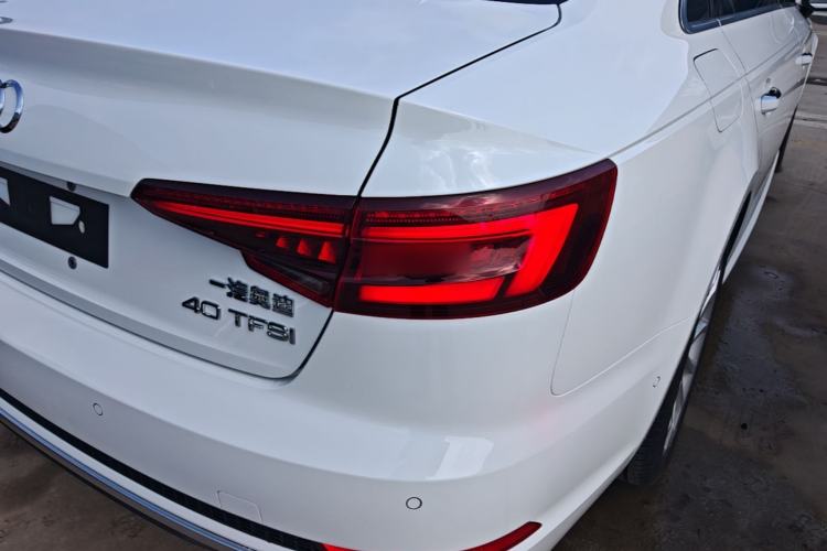 Used Audi A4L 2019 40 TFSI Fashion Edition China VI Emission Standard Right Rear Taillight