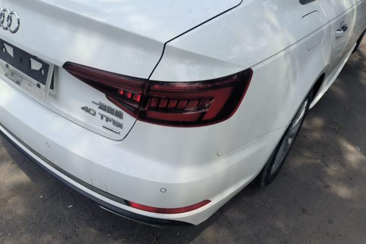 Used Audi A4L 2019 40 TFSI Ambition China VI Right Rear Taillight