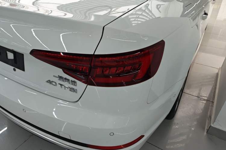 Used Audi A4L 2019 40 TFSI Fashion Version China V Right Rear Taillight