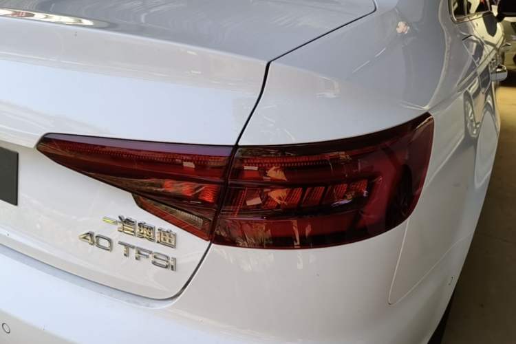 Used Audi A4L 2019 40 TFSI Fashion Edition China VI Emission Standard Right Rear Taillight