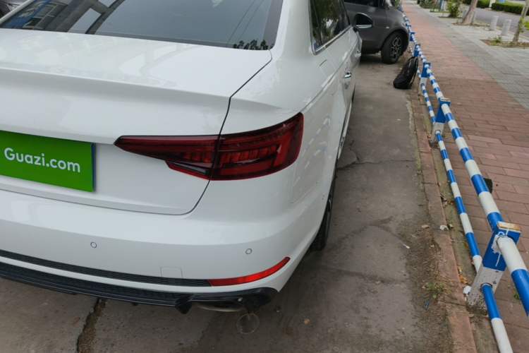 Used Audi A4L 2019 40 TFSI Fashion Edition China VI Emission Standard Right Rear Taillight