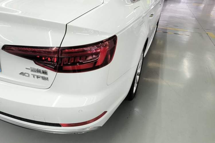 Used Audi A4L 2019 40 TFSI Fashion Version China V Right Rear Taillight