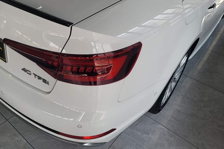 Used Audi A4L 2019 40 TFSI Fashion Edition China VI Emission Standard Right Rear Taillight