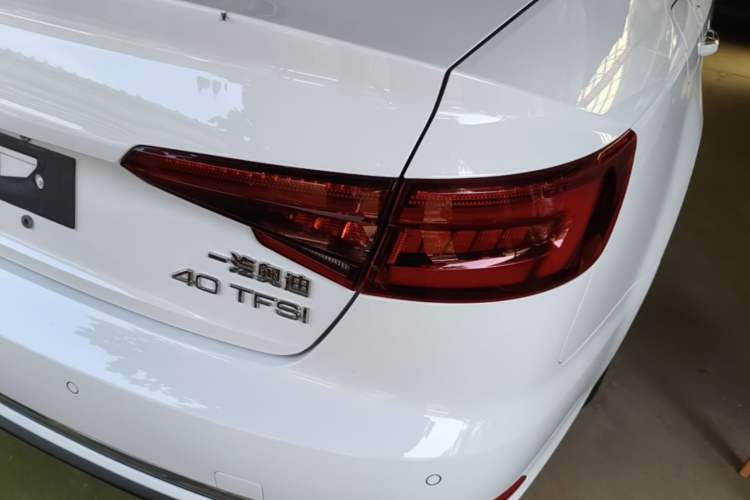 Used Audi A4L 2019 40 TFSI Ambition China VI Right Rear Taillight