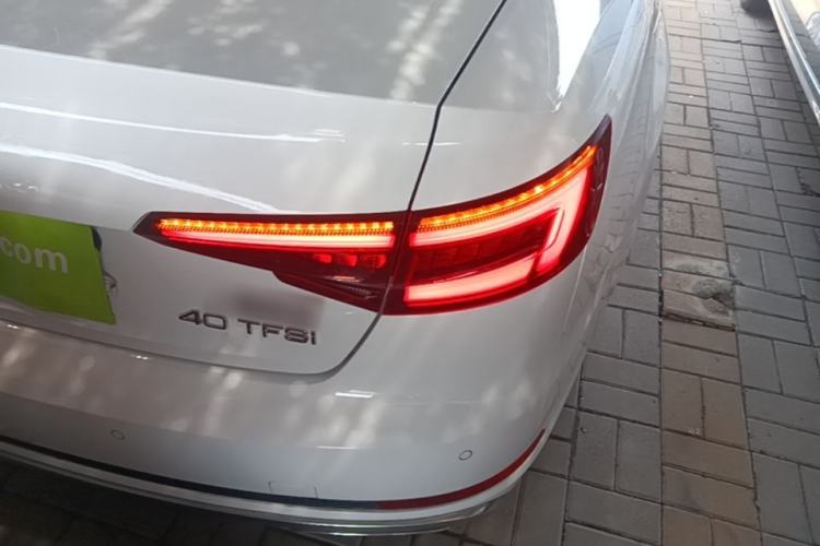 Used Audi A4L 2019 40 TFSI Fashion Edition China VI Emission Standard Right Rear Taillight