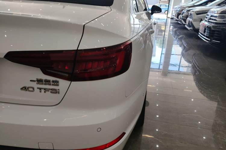 Used Audi A4L 2019 40 TFSI Fashion Edition China VI Emission Standard Right Rear Taillight
