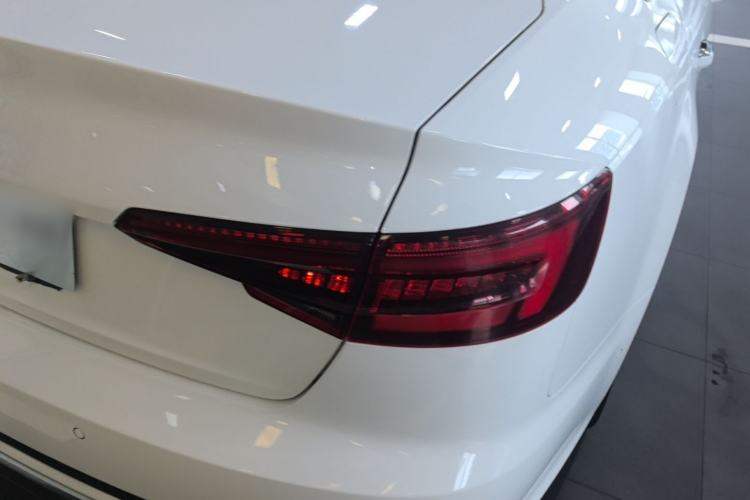 Used Audi A4L 2019 40 TFSI Fashion Version China V Right Rear Taillight