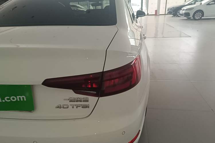 Used Audi A4L 2019 40 TFSI Ambition China VI Right Rear Taillight
