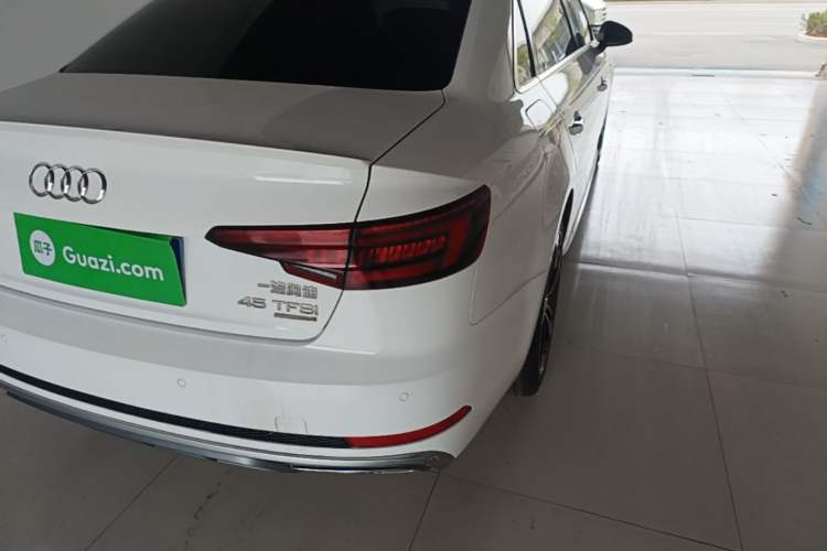Used Audi A4L 2019 40 TFSI Ambition China VI Right Rear Taillight