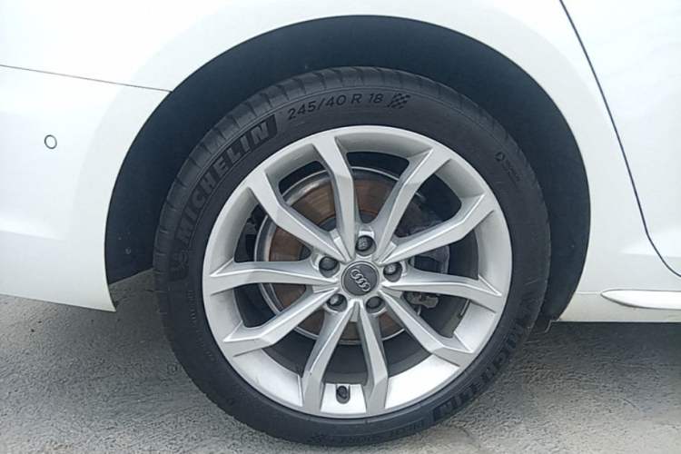 Used Audi A4L 2019 40 TFSI Fashion Version China V Right Rear Wheel Hub