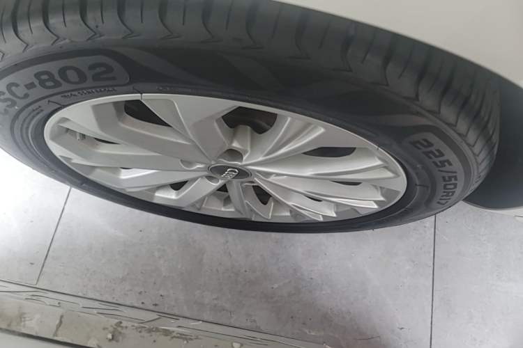Used Audi A4L 2019 40 TFSI Ambition China VI Right Rear Wheel Hub