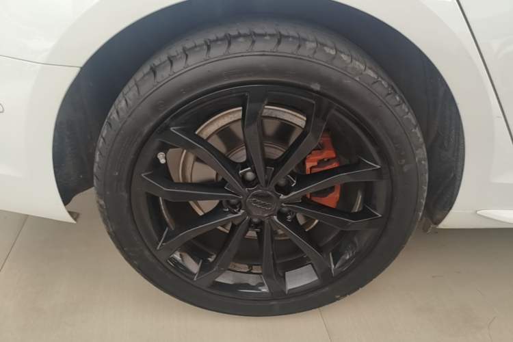 Used Audi A4L 2019 40 TFSI Fashion Edition China VI Emission Standard Right Rear Wheel Hub
