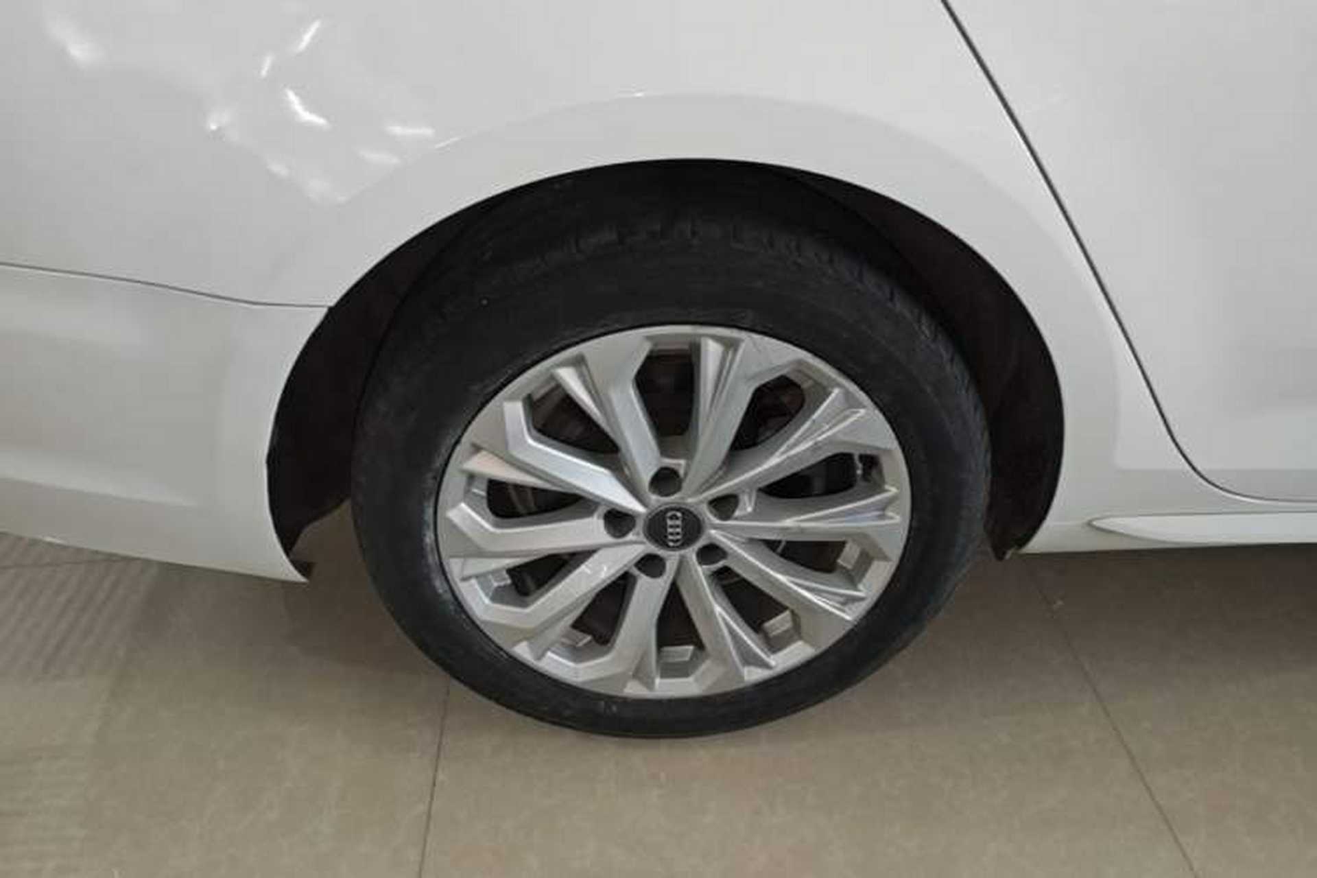 Used Audi A4L 2019 40 TFSI Ambition China VI Right Rear Wheel Hub