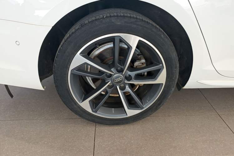 Used Audi A4L 2019 40 TFSI Fashion Edition China VI Emission Standard Right Rear Wheel Hub