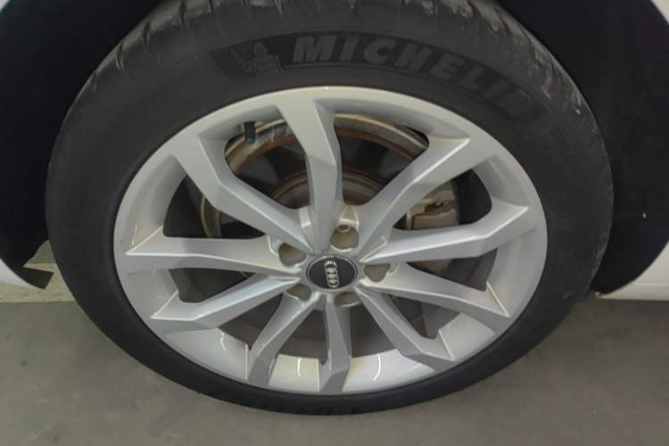 Used Audi A4L 2019 40 TFSI Fashion Version China V Right Rear Wheel Hub