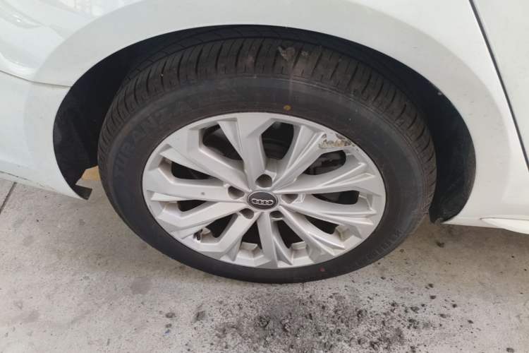 Used Audi A4L 2019 40 TFSI Ambition China VI Right Rear Wheel Hub