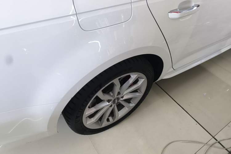 Used Audi A4L 2019 45 TFSI quattro Individual Sport Edition China V Right Rear Wheel Hub