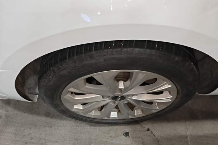 Used Audi A4L 2019 40 TFSI Ambition China VI Right Rear Wheel Hub