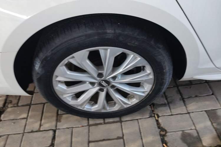 Used Audi A4L 2019 40 TFSI Ambition Version China V Right Rear Wheel Hub