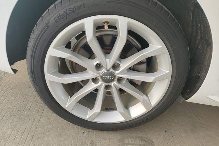Used Audi A4L 2019 40 TFSI Fashion Version China V Right Rear Wheel Hub