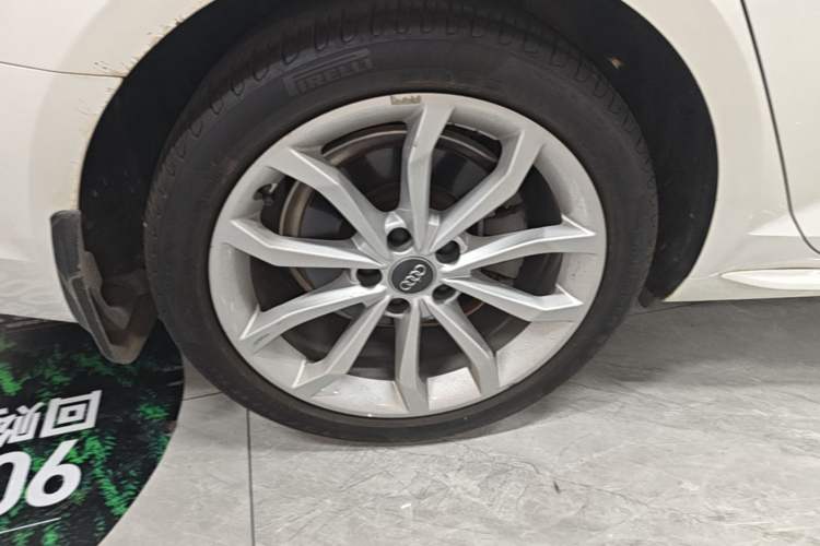 Used Audi A4L 2019 40 TFSI Fashion Edition China VI Emission Standard Right Rear Wheel Hub
