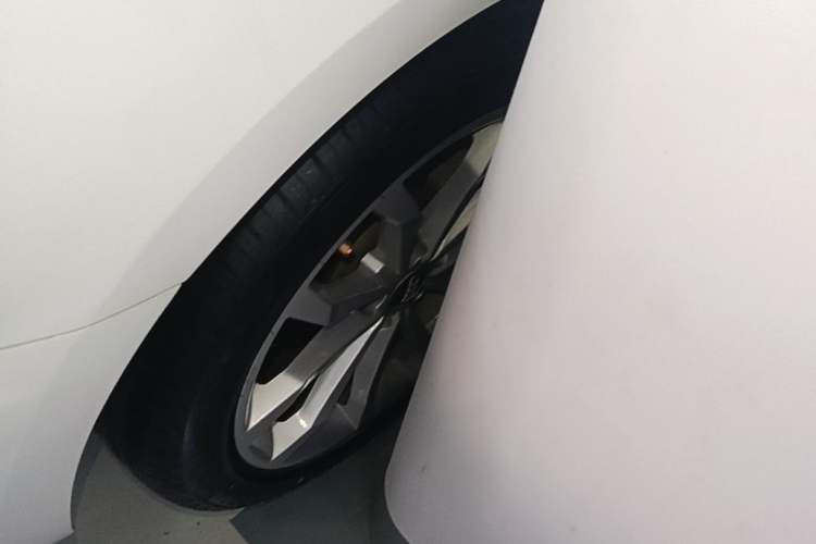 Used Audi A4L 2019 40 TFSI Fashion Edition China VI Emission Standard Right Rear Wheel Hub