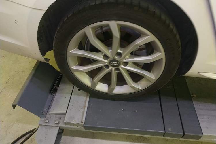 Used Audi A4L 2019 40 TFSI Fashion Edition China VI Emission Standard Right Rear Wheel Hub