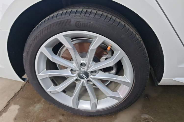 Used Audi A4L 2019 40 TFSI Fashion Edition China VI Emission Standard Right Rear Wheel Hub