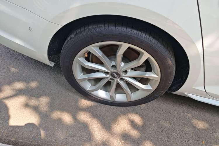 Used Audi A4L 2019 40 TFSI Fashion Edition China VI Emission Standard Right Rear Wheel Hub