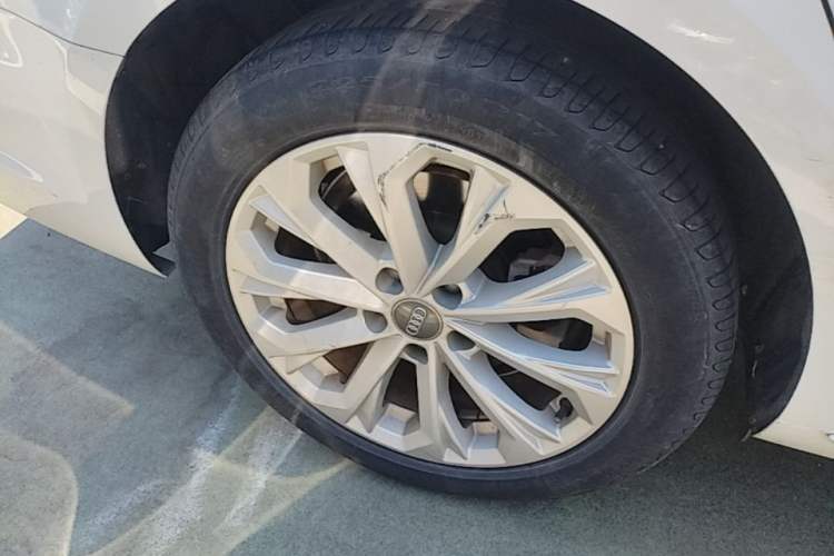 Used Audi A4L 2019 40 TFSI Ambition China VI Right Rear Wheel Hub