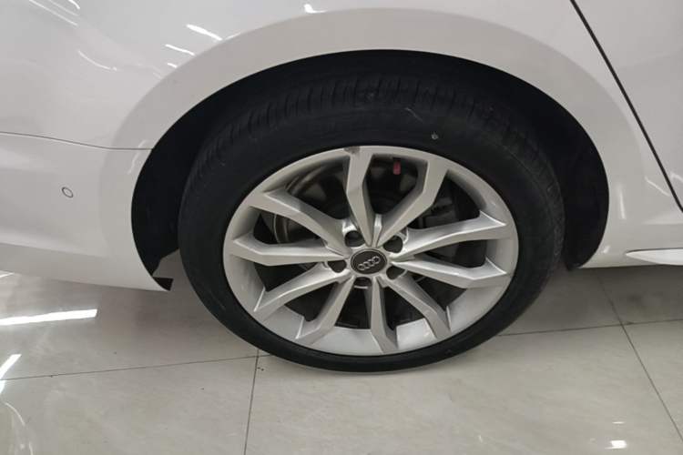 Used Audi A4L 2019 40 TFSI Fashion Edition China VI Emission Standard Right Rear Wheel Hub